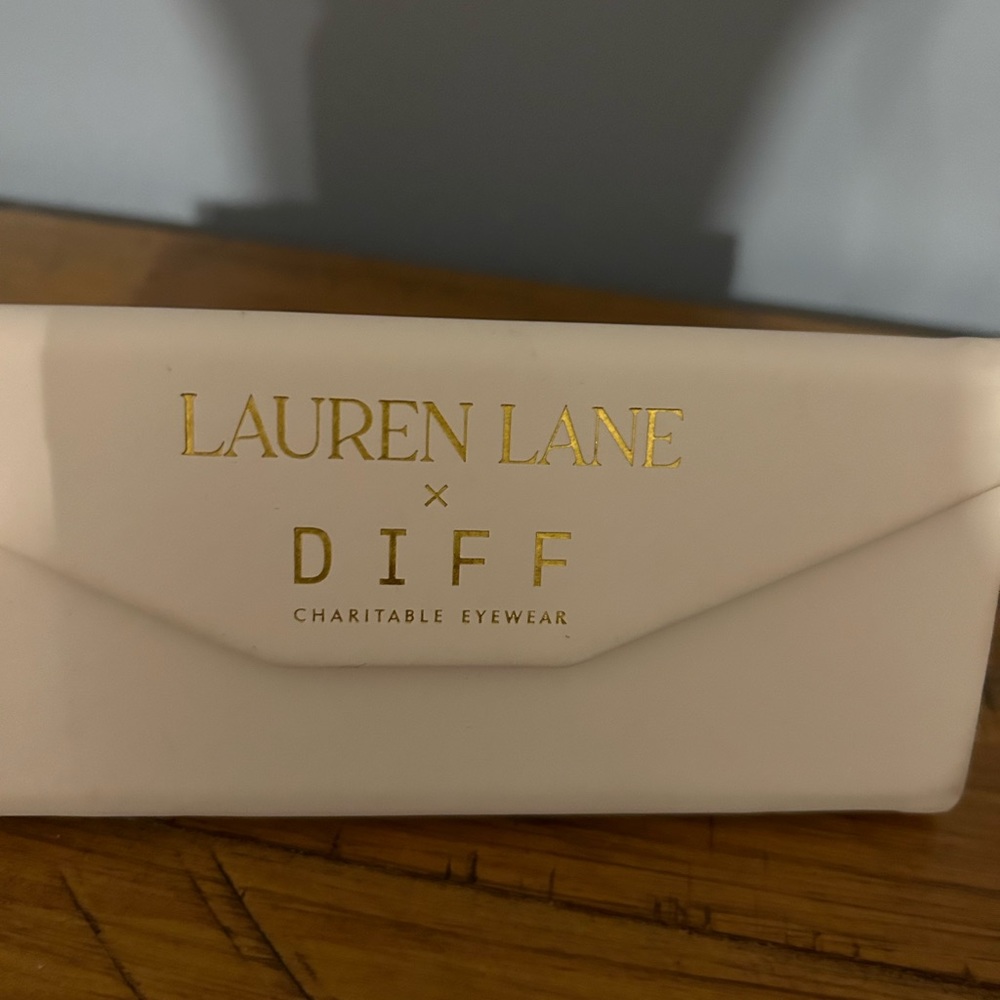 Diff Lauren Lane Cat Eye tortoise shell sunglasses